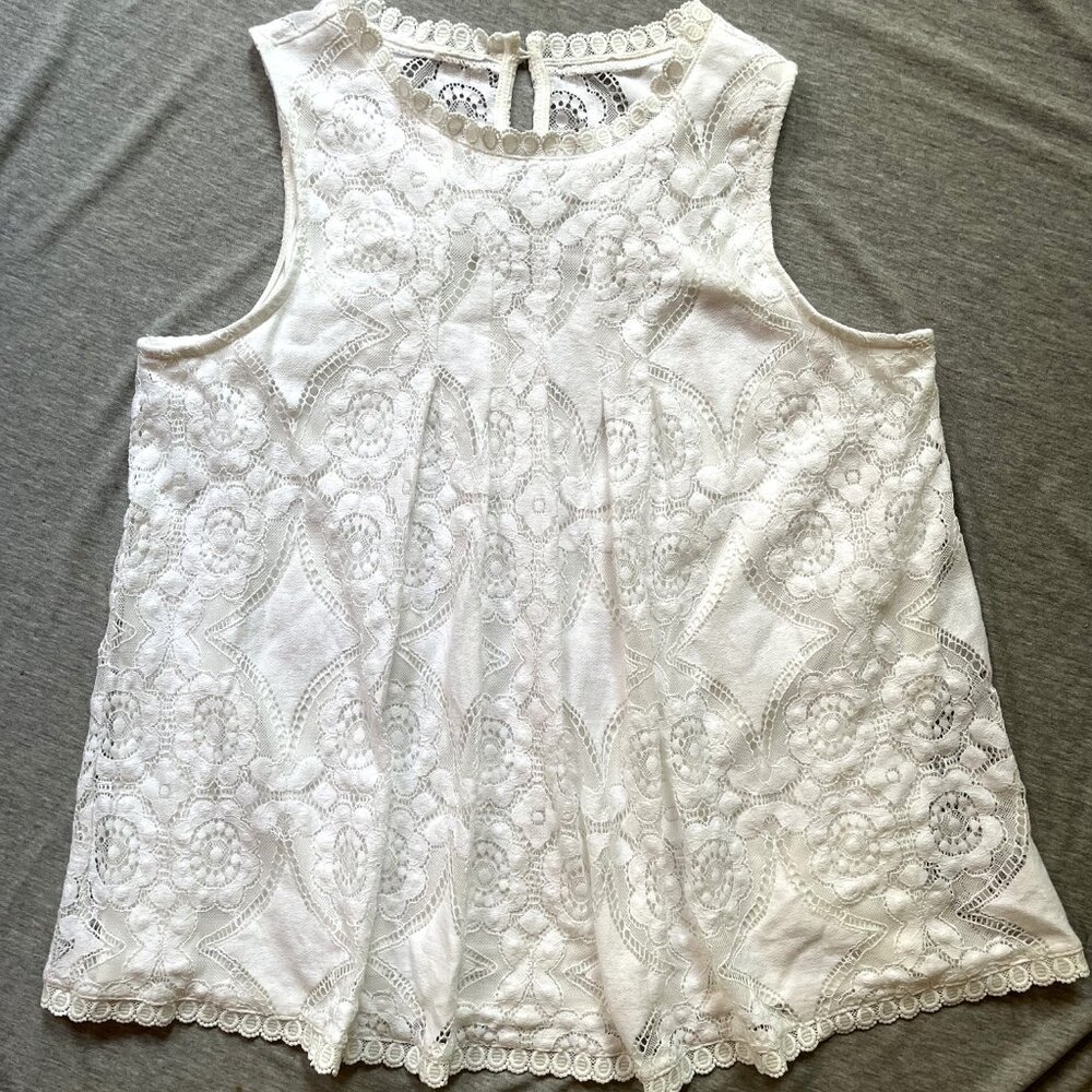 Doe & Rae White Floral Lace Sleeveless Tank